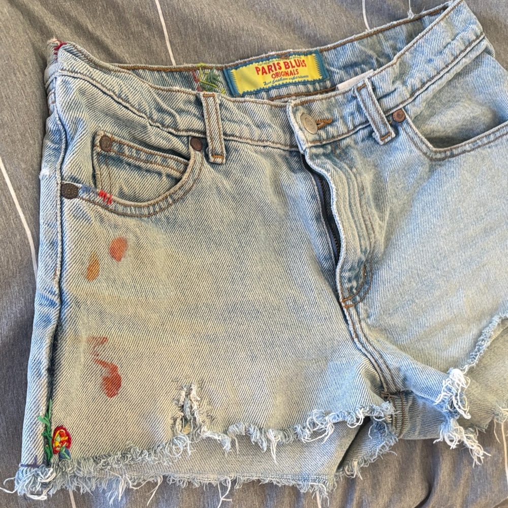 Paris Blues Light Wash Denim Shorts with Paint Splatter Vintage y2k size 2